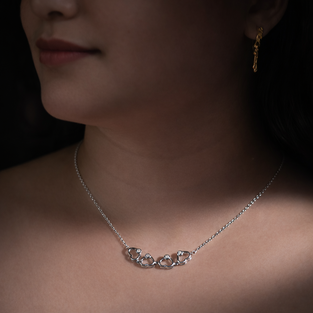 Amora 4-Heart Clover magnetic necklace in 925 silver