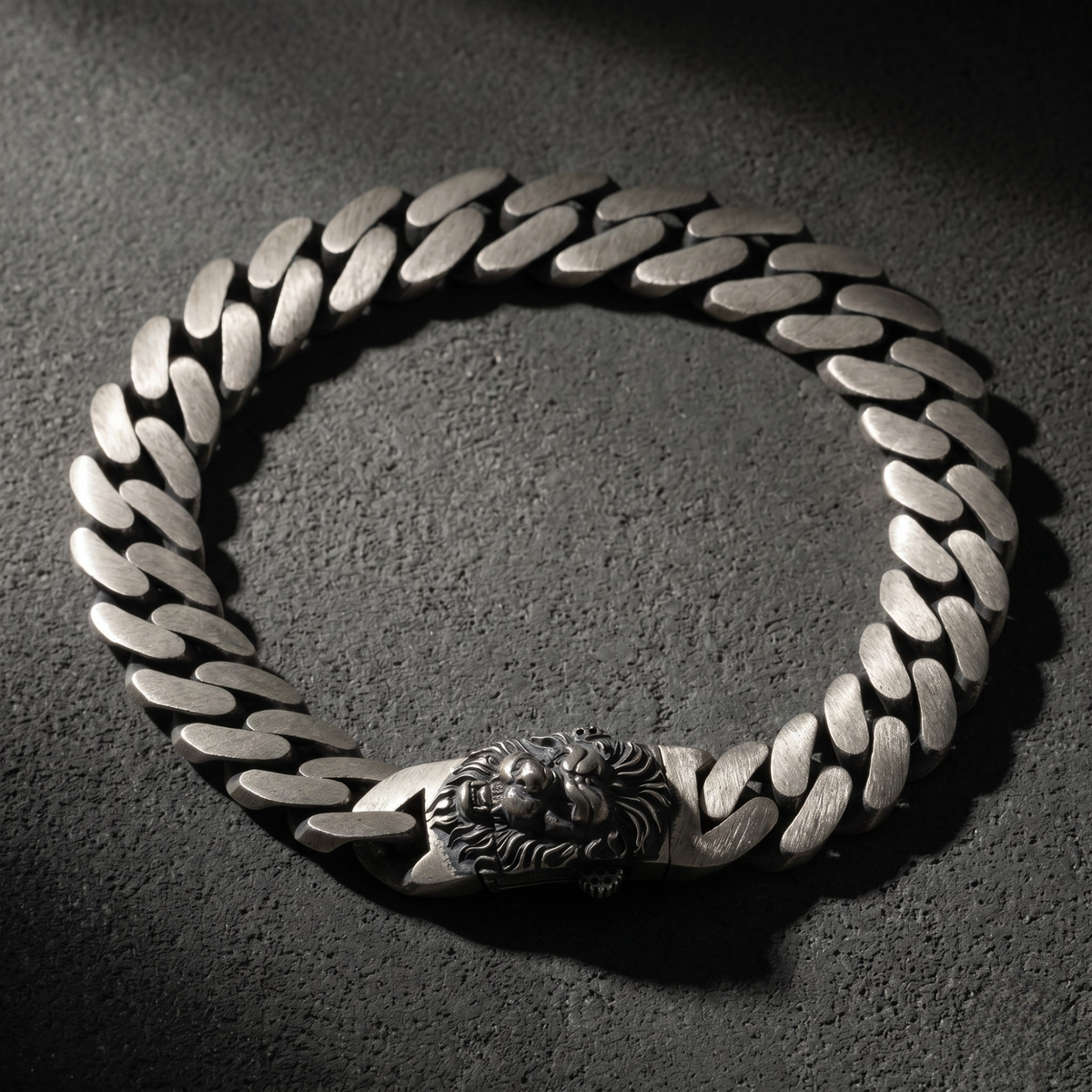 Lion Head Cuban Link Bracelet – Oxidized 925 Silver