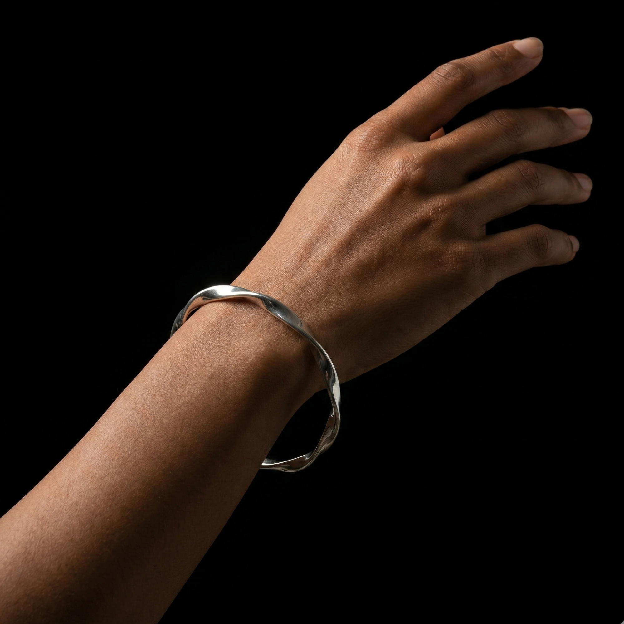 Liquid Wave kada in 999 silver