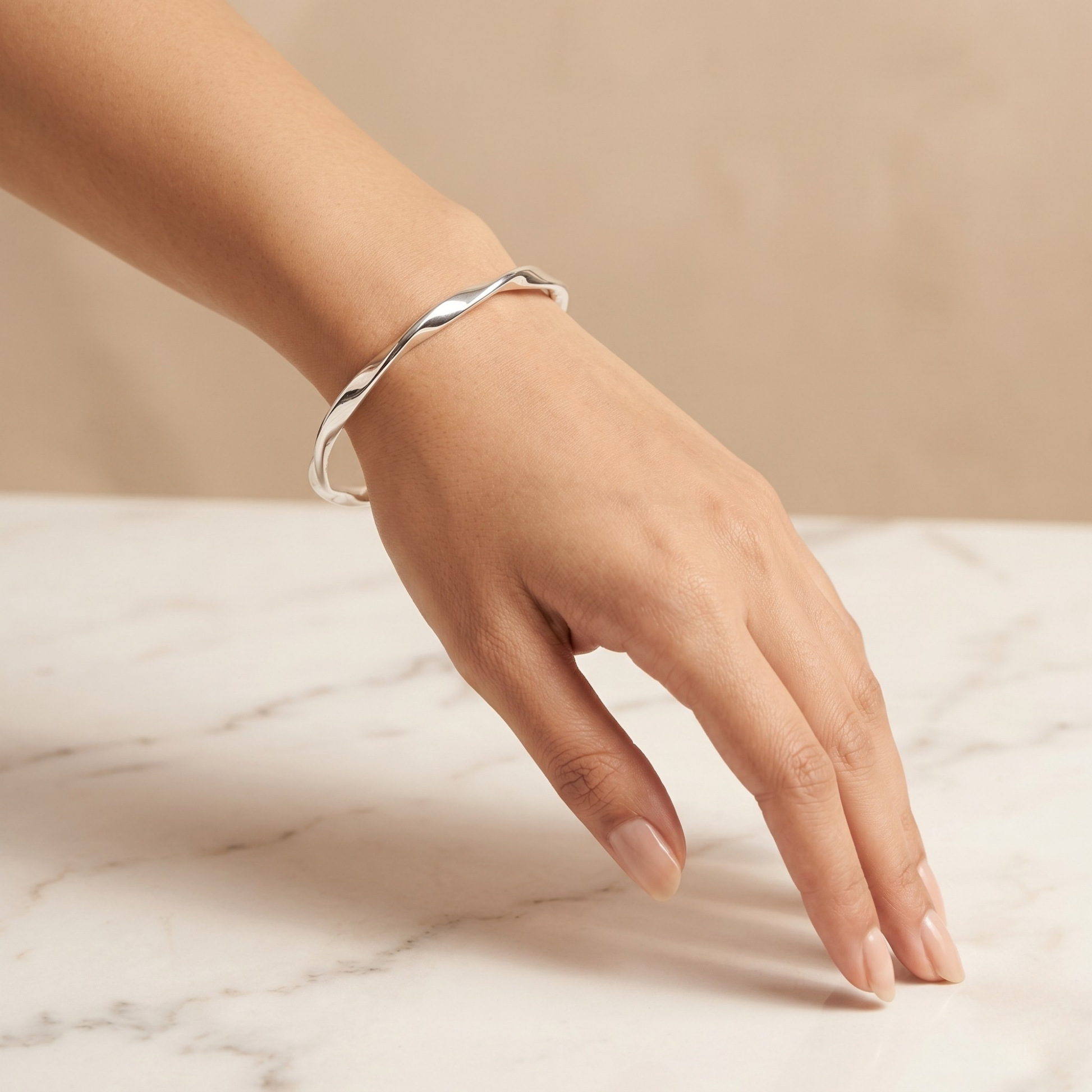 Liquid Wave kada in 999 silver